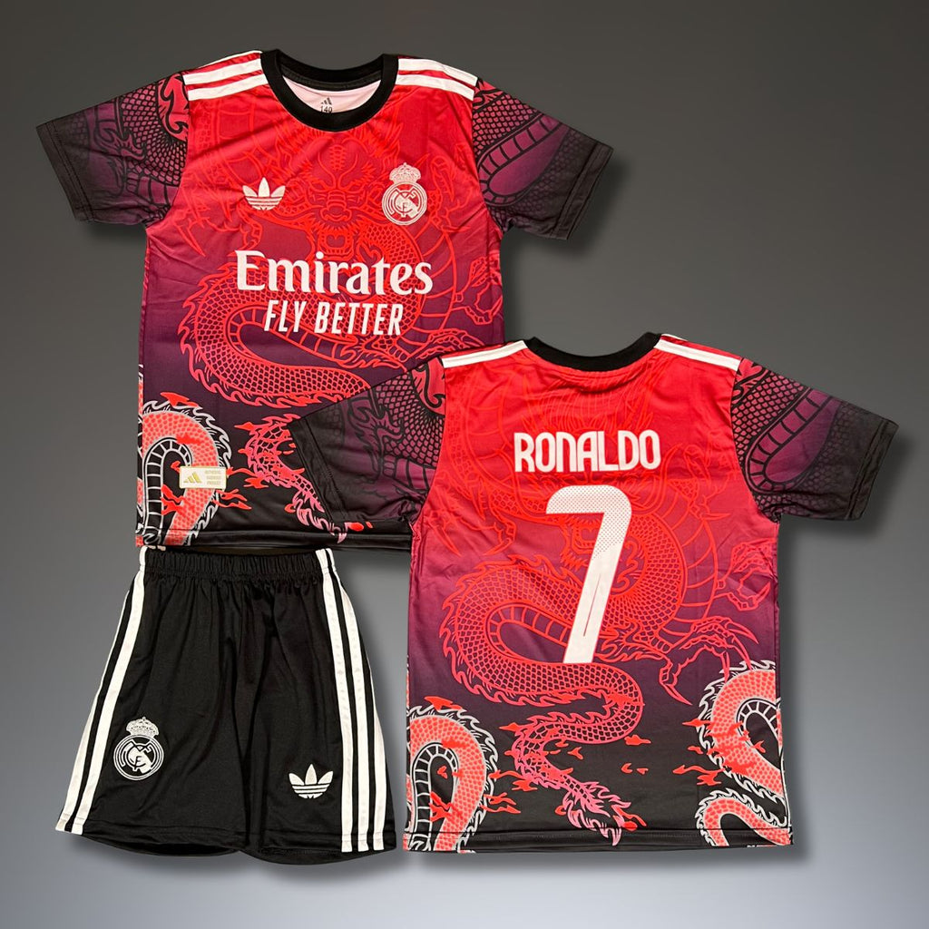 Otroški komplet Real Madrid, rdeča barva, Ronaldo. Zmajska izdaja 2025