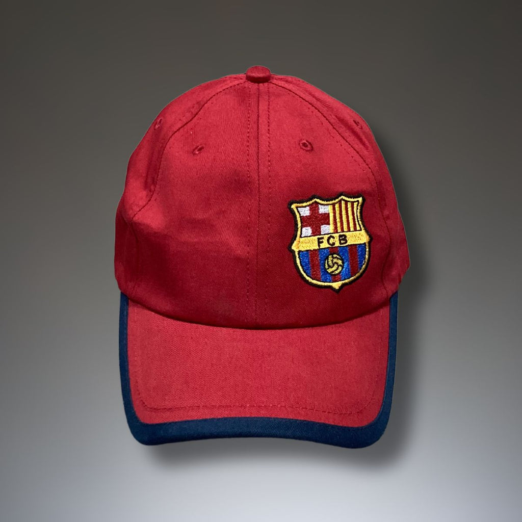 Kapa s ščitom Barcelona, rdeča